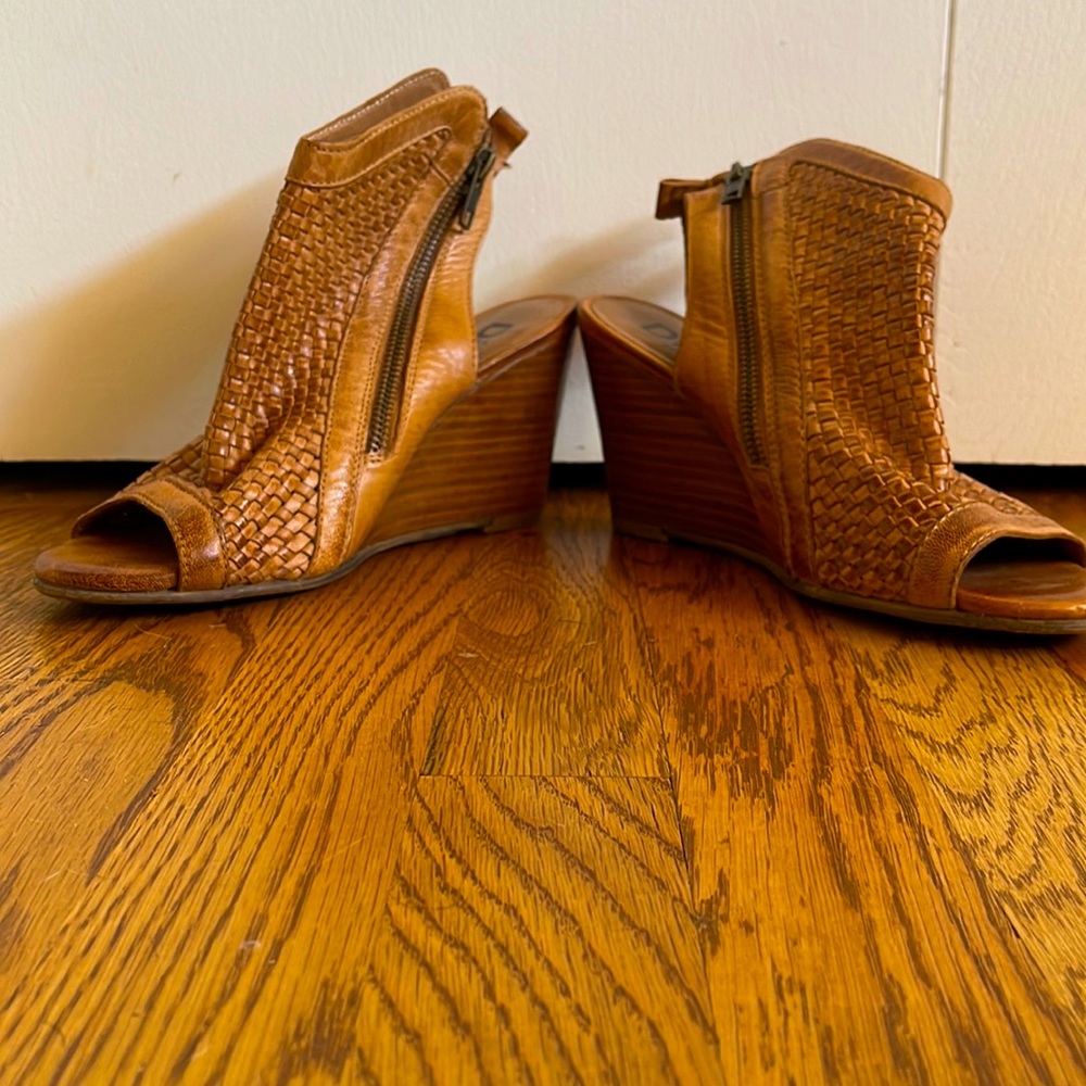 Diba wedges